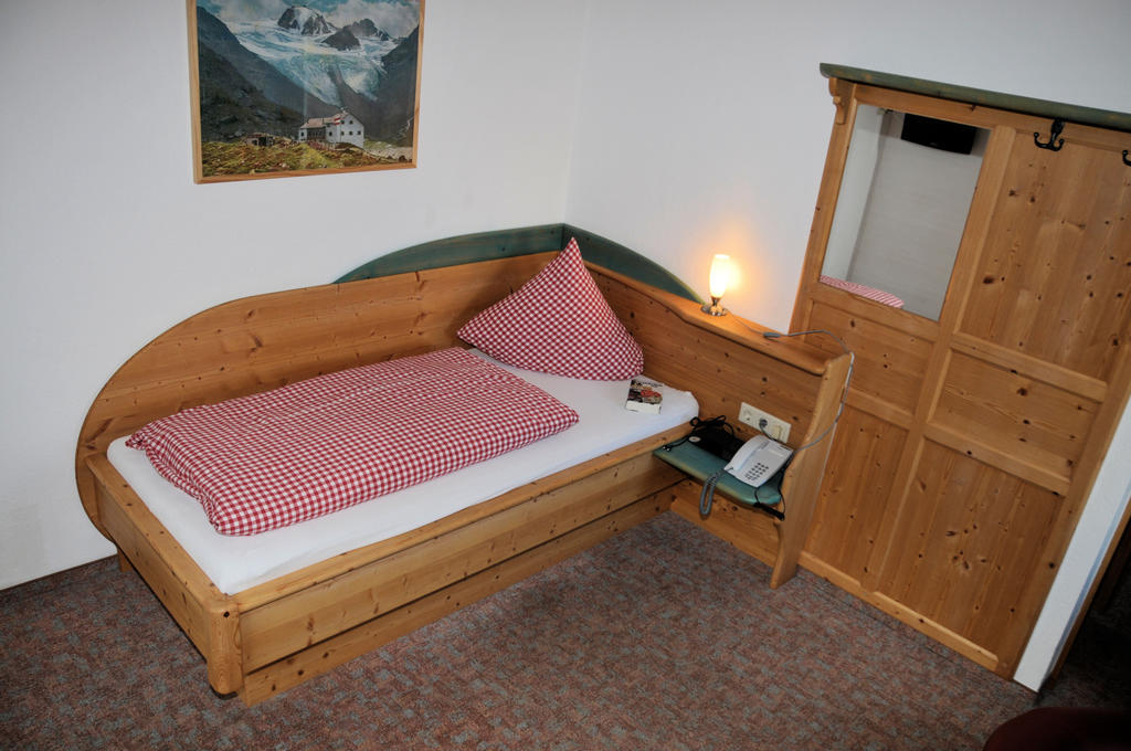Pension Belvedere Galtur Ruang foto