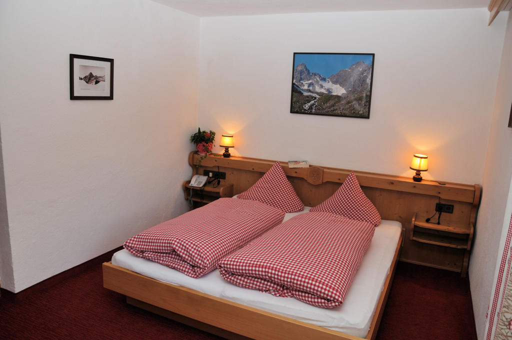 Pension Belvedere Galtur Ruang foto