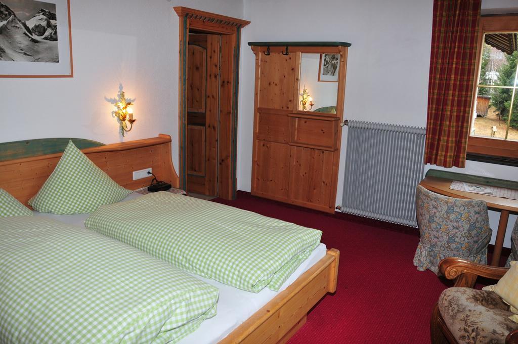Pension Belvedere Galtur Ruang foto